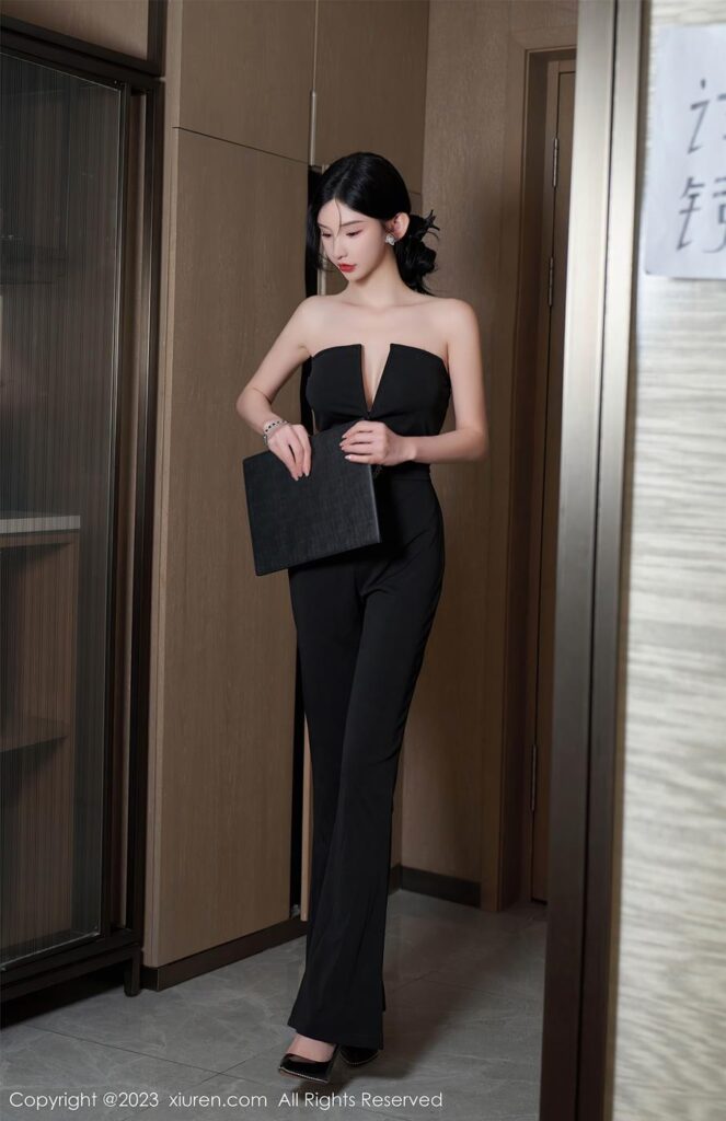 [Xiuren秀人网]2023.08.25 NO.7289 周于希Sally 当女明星的一天 [32+1P]-精选写真论坛-在线美图-集图萌