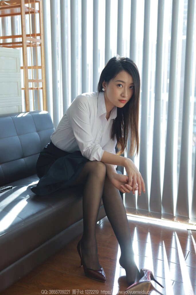 [IESS异思趣向] 2023.11.28 丝享家1597：小婕《阳光嘿丝》[88P/91MB]-每日免费下载论坛-免费专区-集图萌