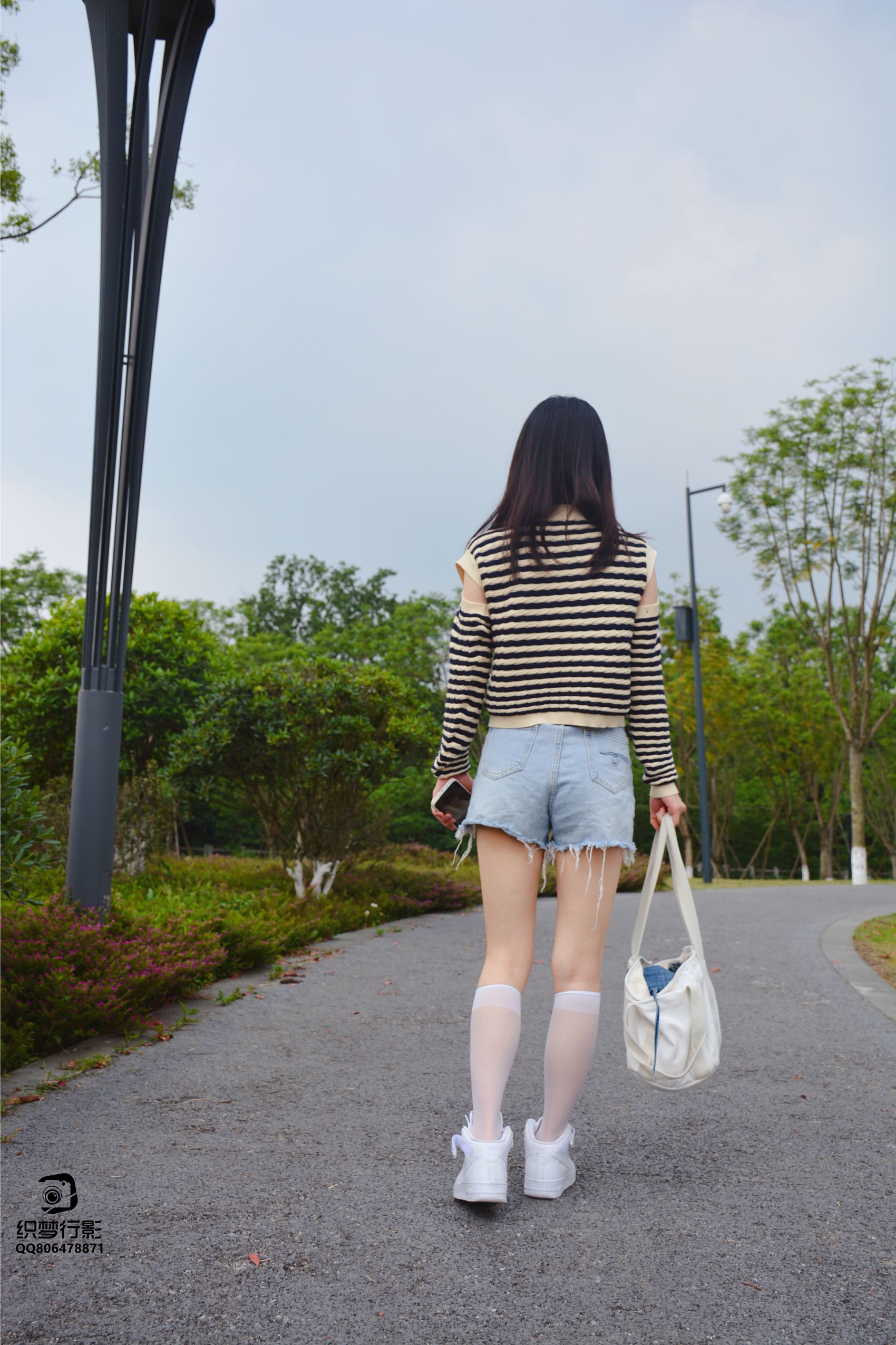 [织梦映像]NO.043 草地白丝[70P/1V/2.26GB]-集图萌
