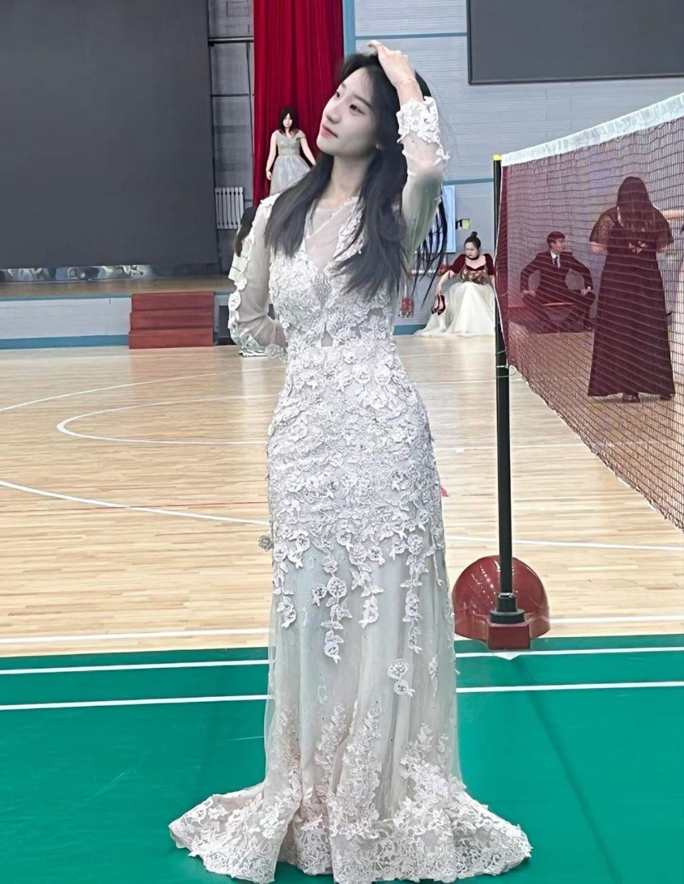 脚模面试脸足同框套路系列-007-09号-165 103 37.5小主播 忽悠闺蜜一起拍脚[16P/5V/57MB]-集图萌